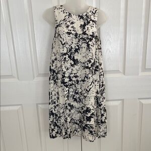 Beautiful Banana Republic Black & White Abstract Print Sleeveless Shift Dress